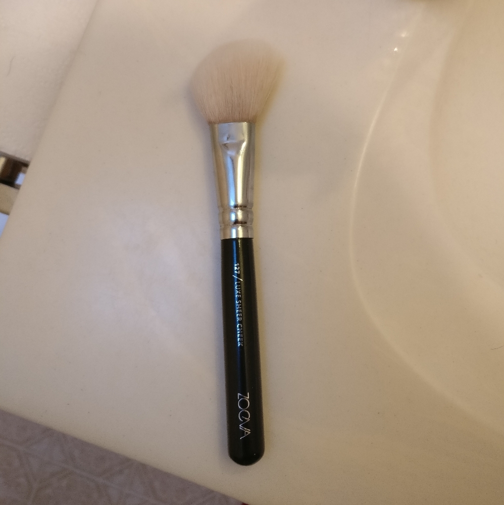 Zoeva luxe sheer cheek brush